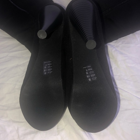 MICHAEL ANTONIO - 8 KNEE HIGH SUEDE BOOTS - Picture 5 of 5